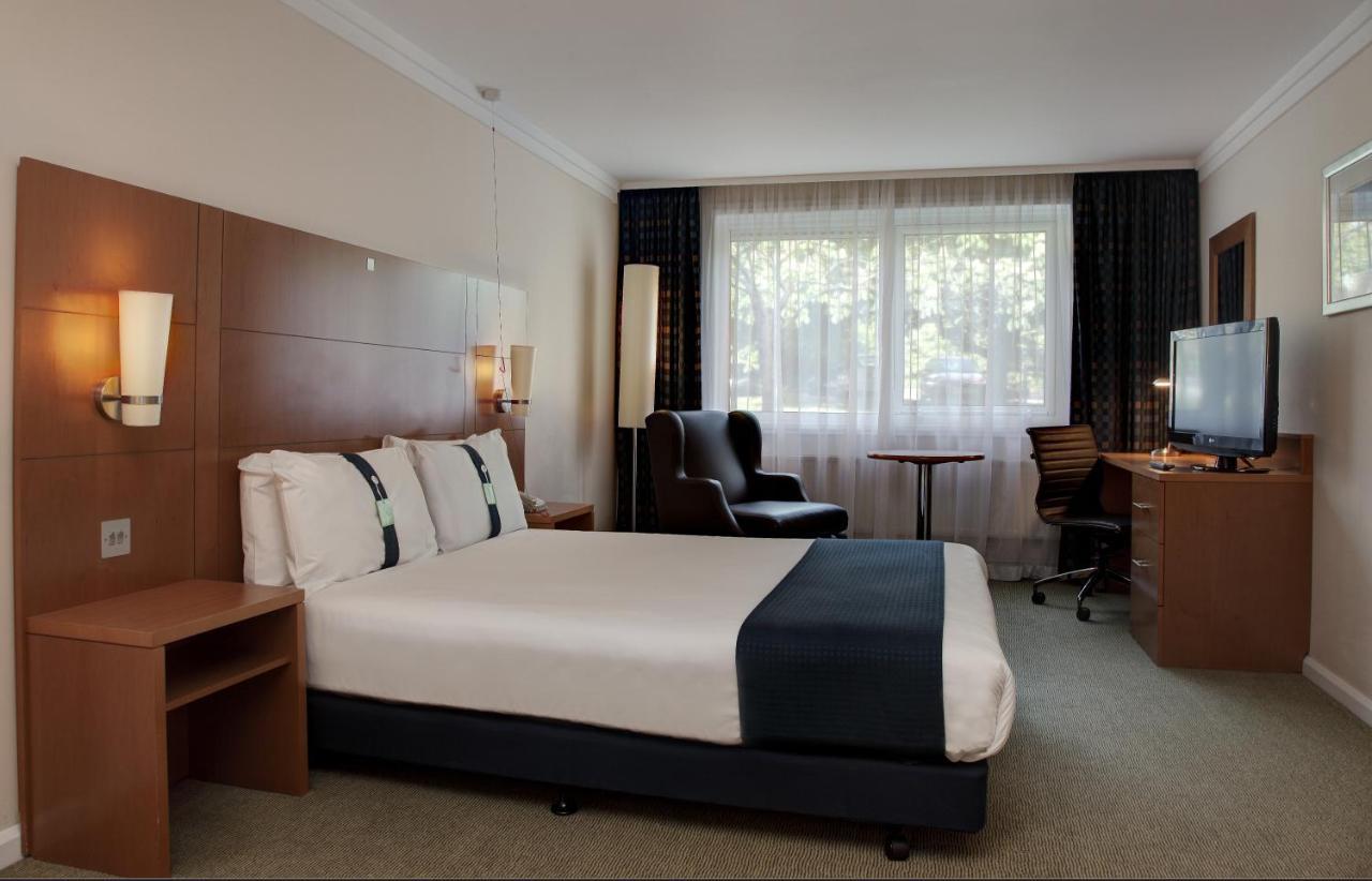 Holiday Inn London Brent Cross, An Ihg Hotel Εξωτερικό φωτογραφία