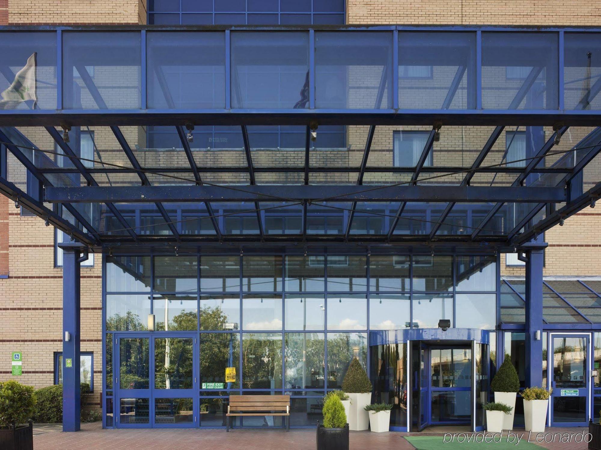 Holiday Inn London Brent Cross, An Ihg Hotel Εξωτερικό φωτογραφία