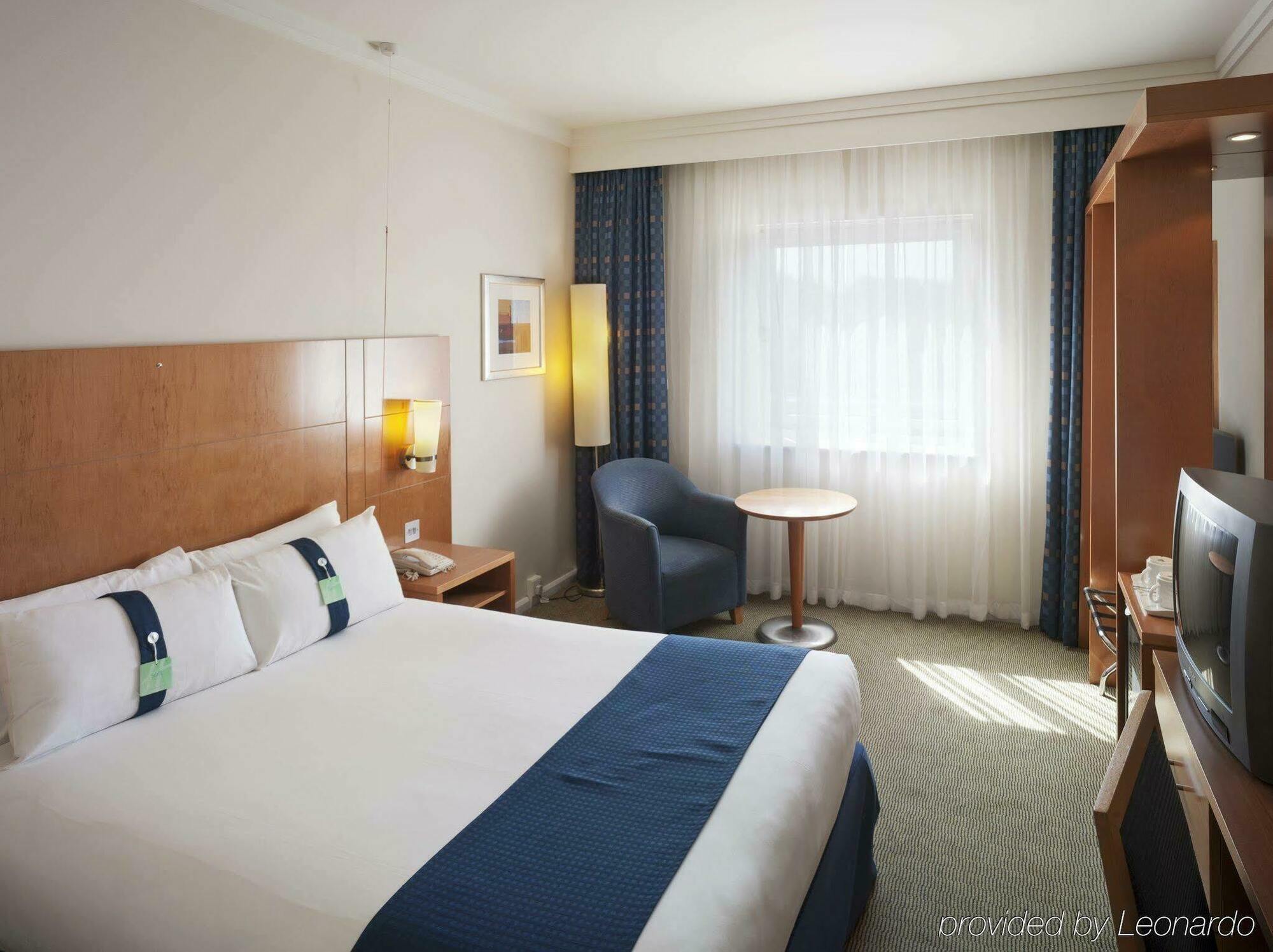 Holiday Inn London Brent Cross, An Ihg Hotel Εξωτερικό φωτογραφία