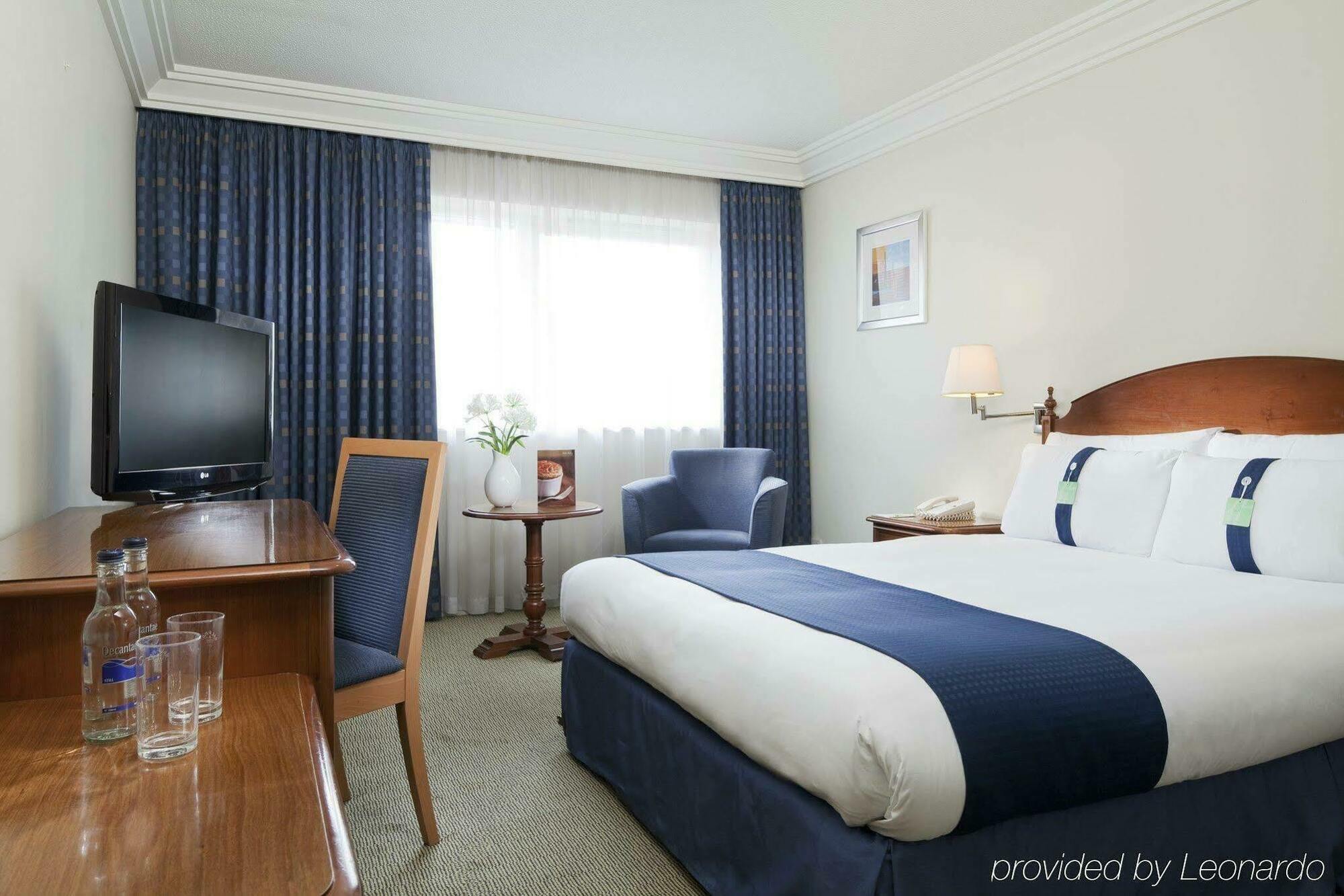 Holiday Inn London Brent Cross, An Ihg Hotel Εξωτερικό φωτογραφία